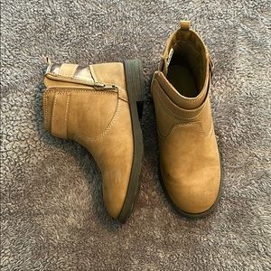 Brown girls ankle boots